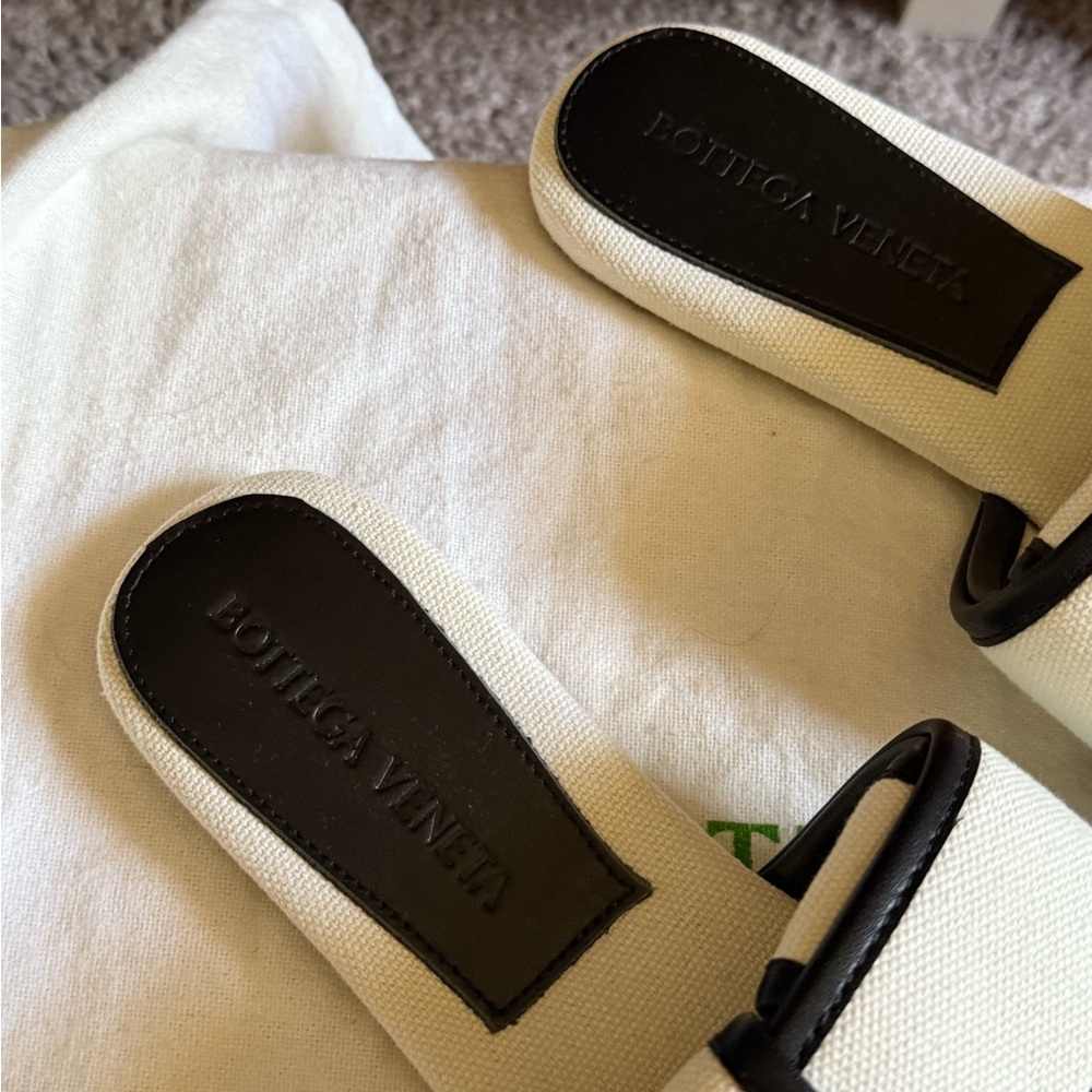 Bottega Veneta White and Black Sandals - Picture 3 of 6